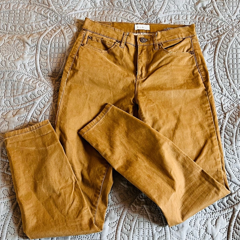 NWOT Nicole Miller skinny khakis
